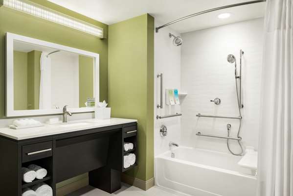  - Home2 Suites by Hilton Menomonee Falls