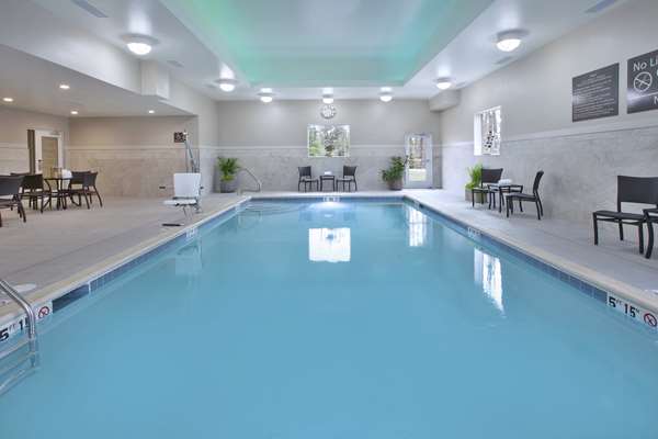 Pool - Hampton Inn Kennebunk