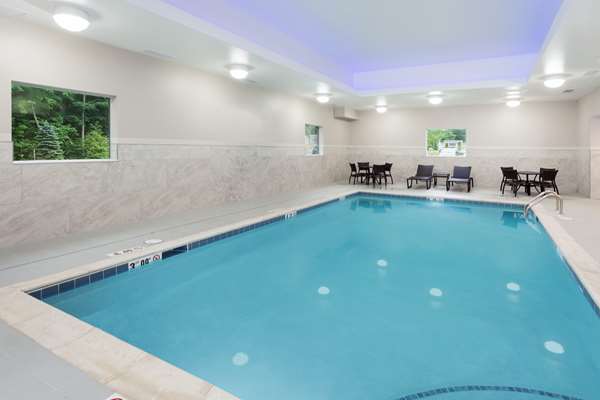Pool - Hampton Inn Kennebunk