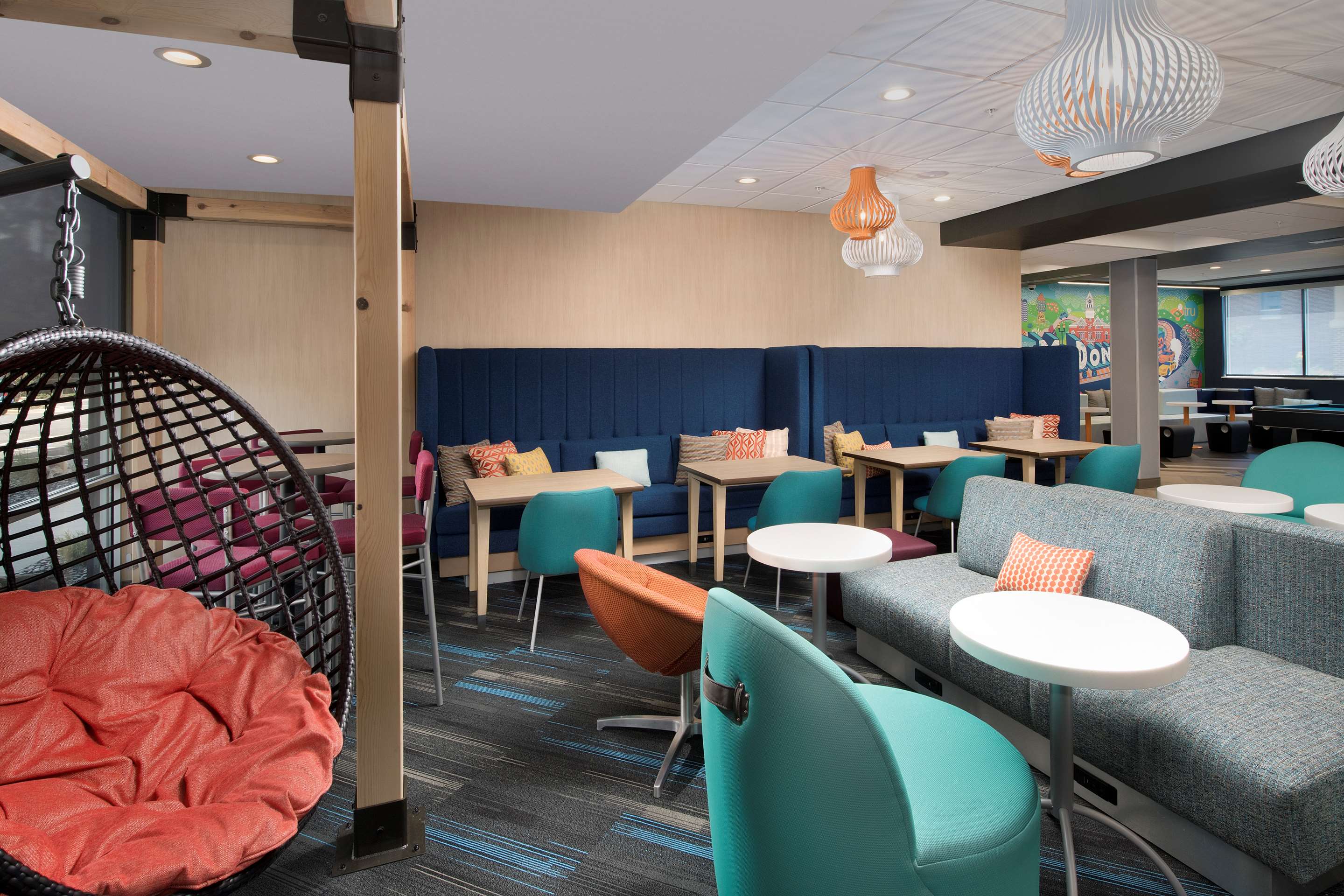 Lobby | Tru by Hilton McDonough