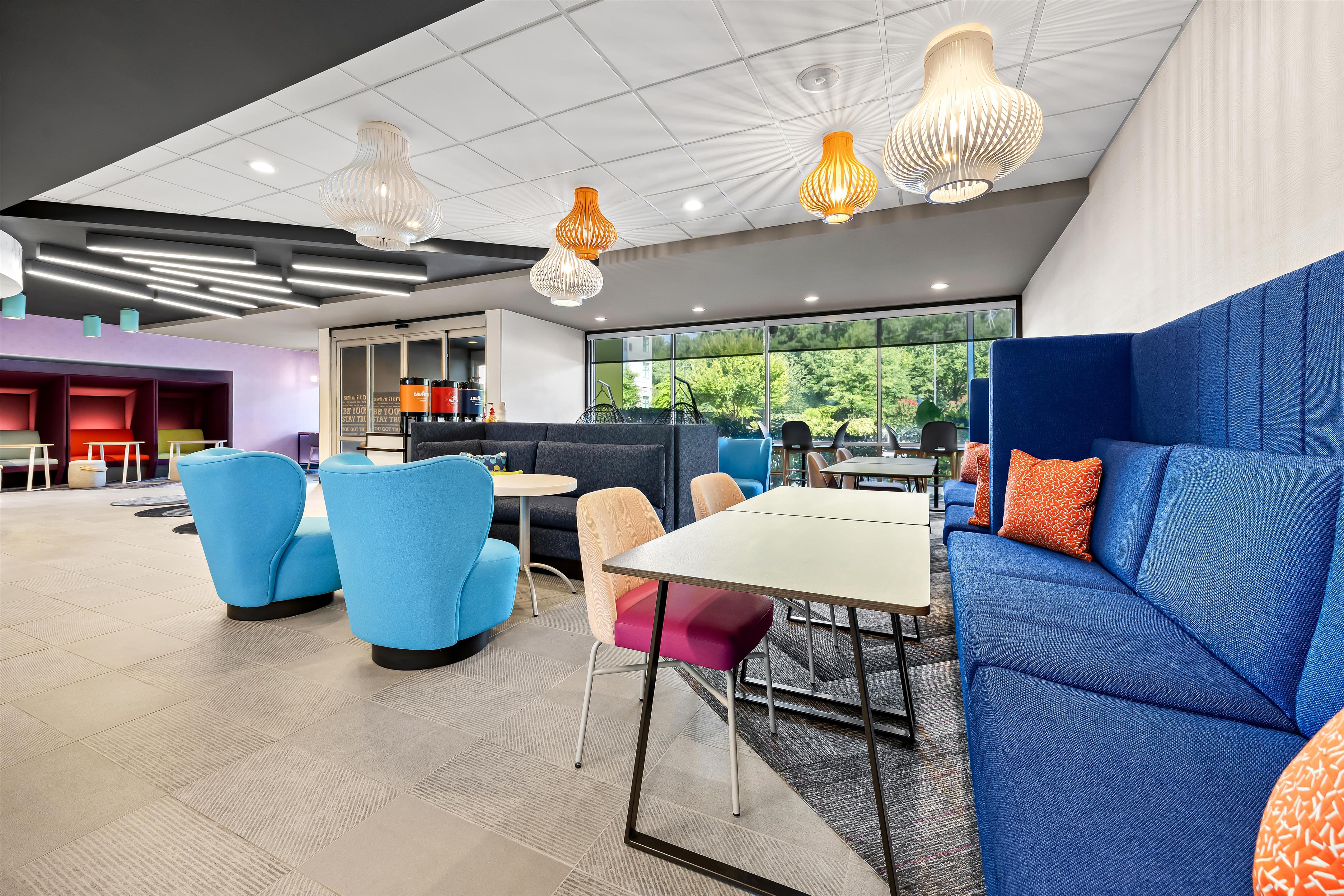 Lobby | Tru by Hilton McDonough