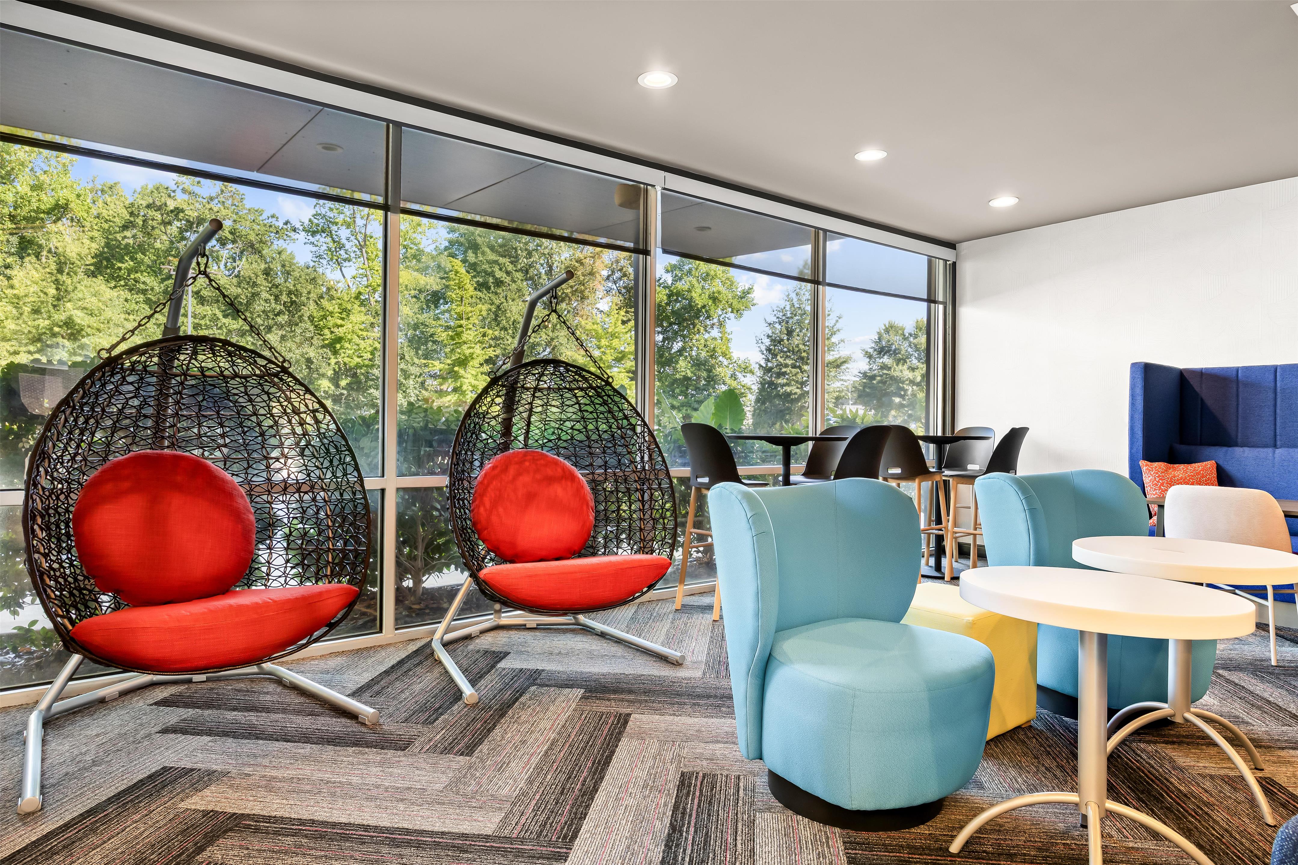 Lobby | Tru by Hilton McDonough