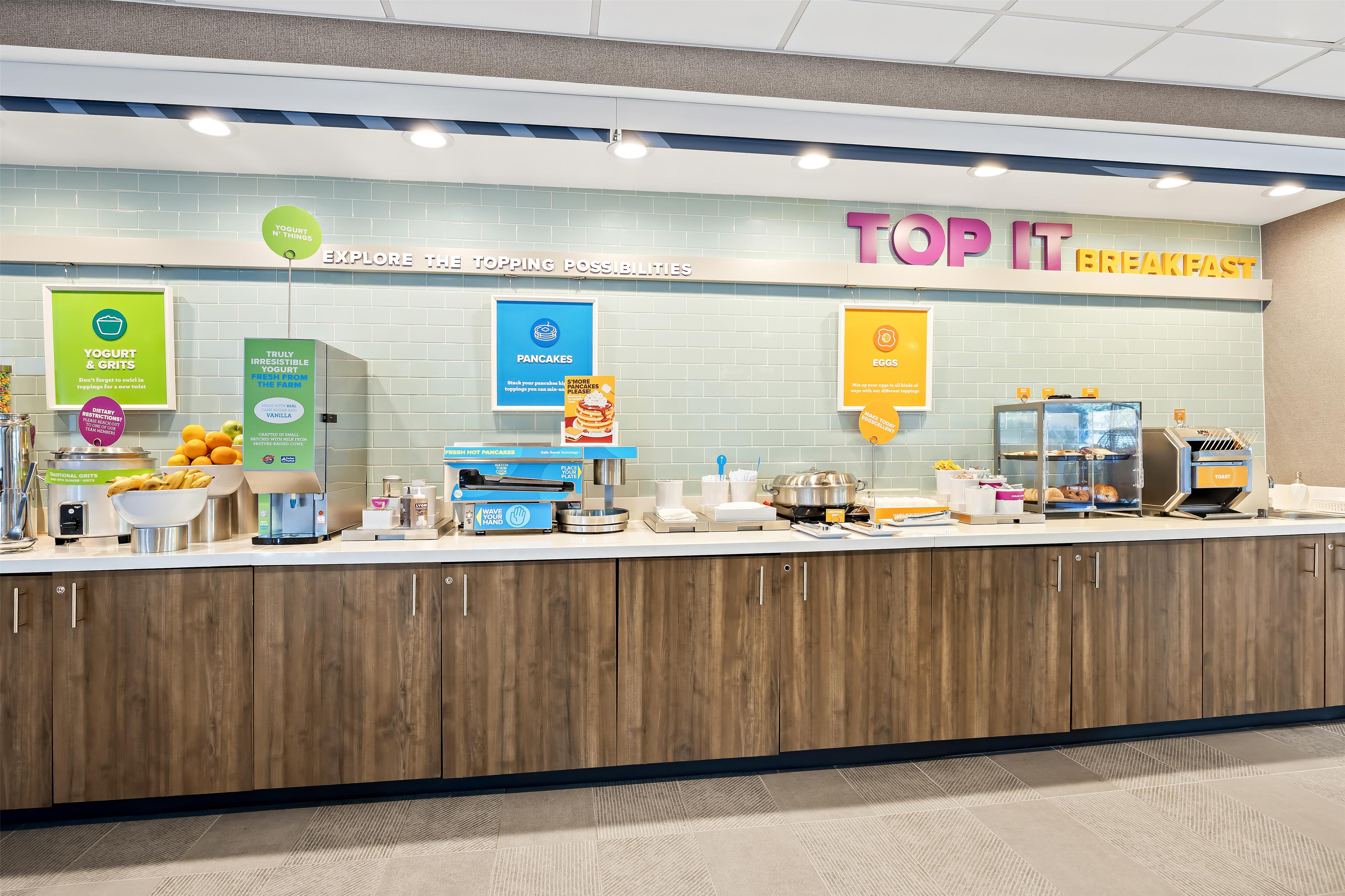Breakfast Area | Tru by Hilton McDonough