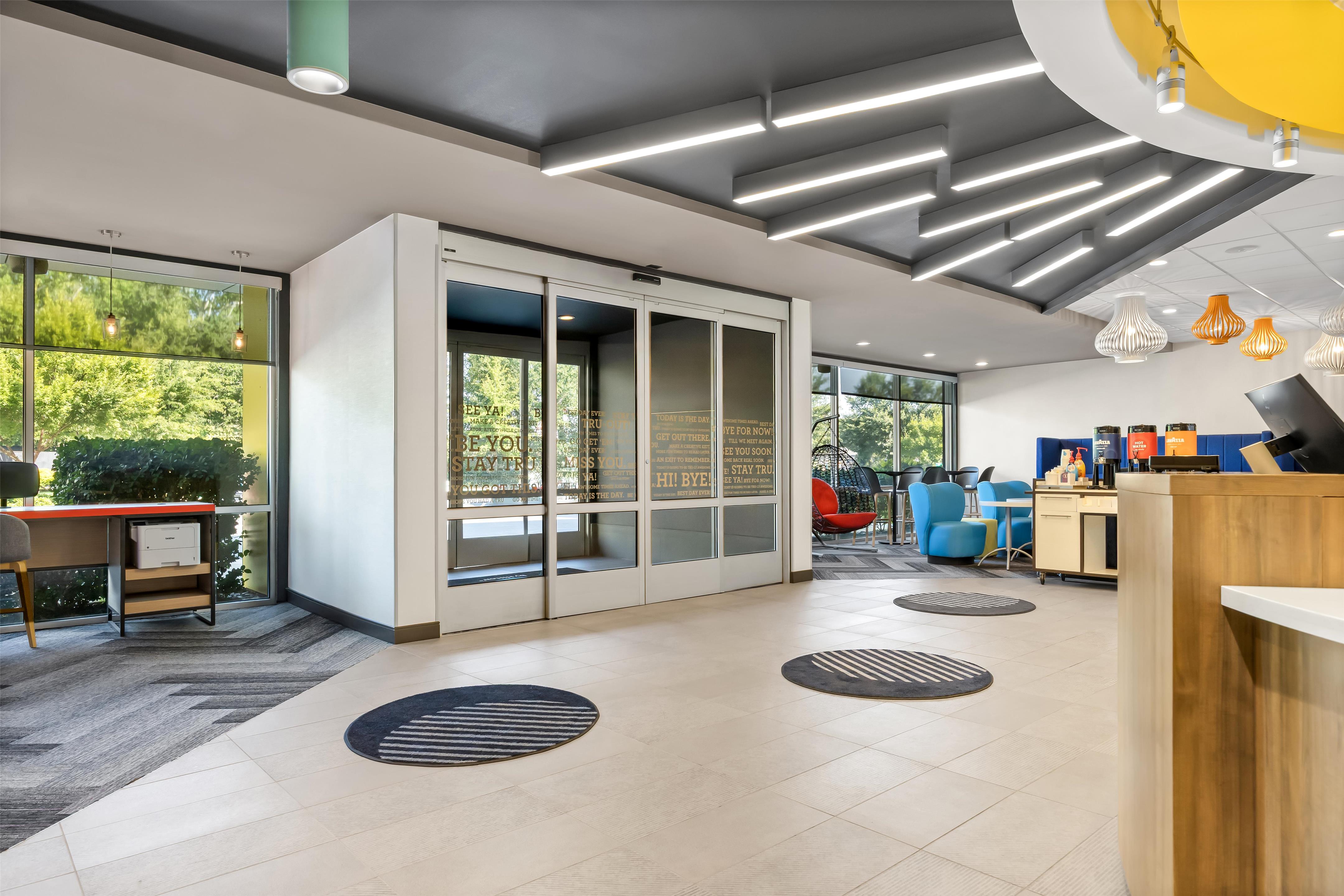 Reception | Tru by Hilton McDonough