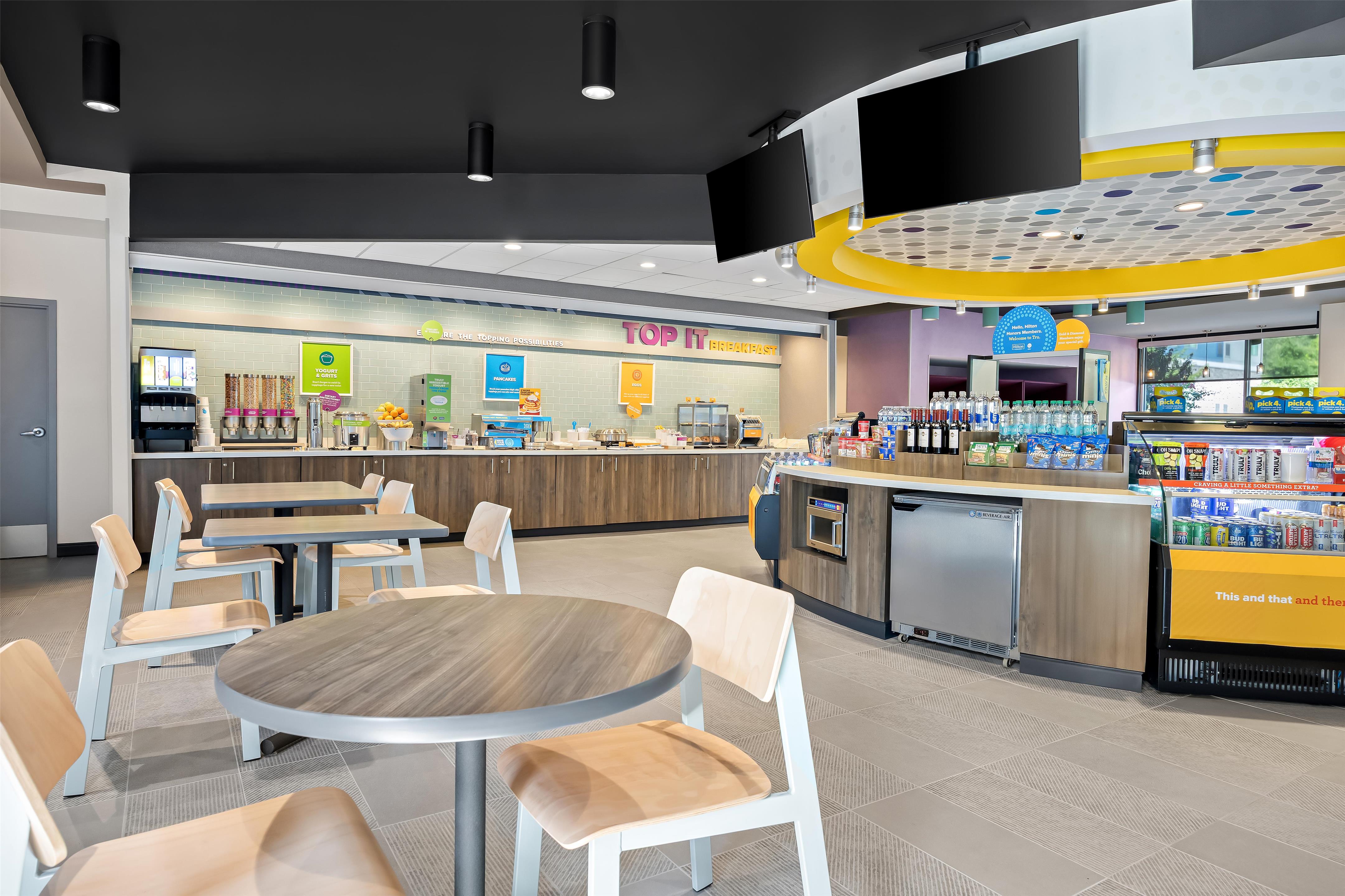 Breakfast Area | Tru by Hilton McDonough