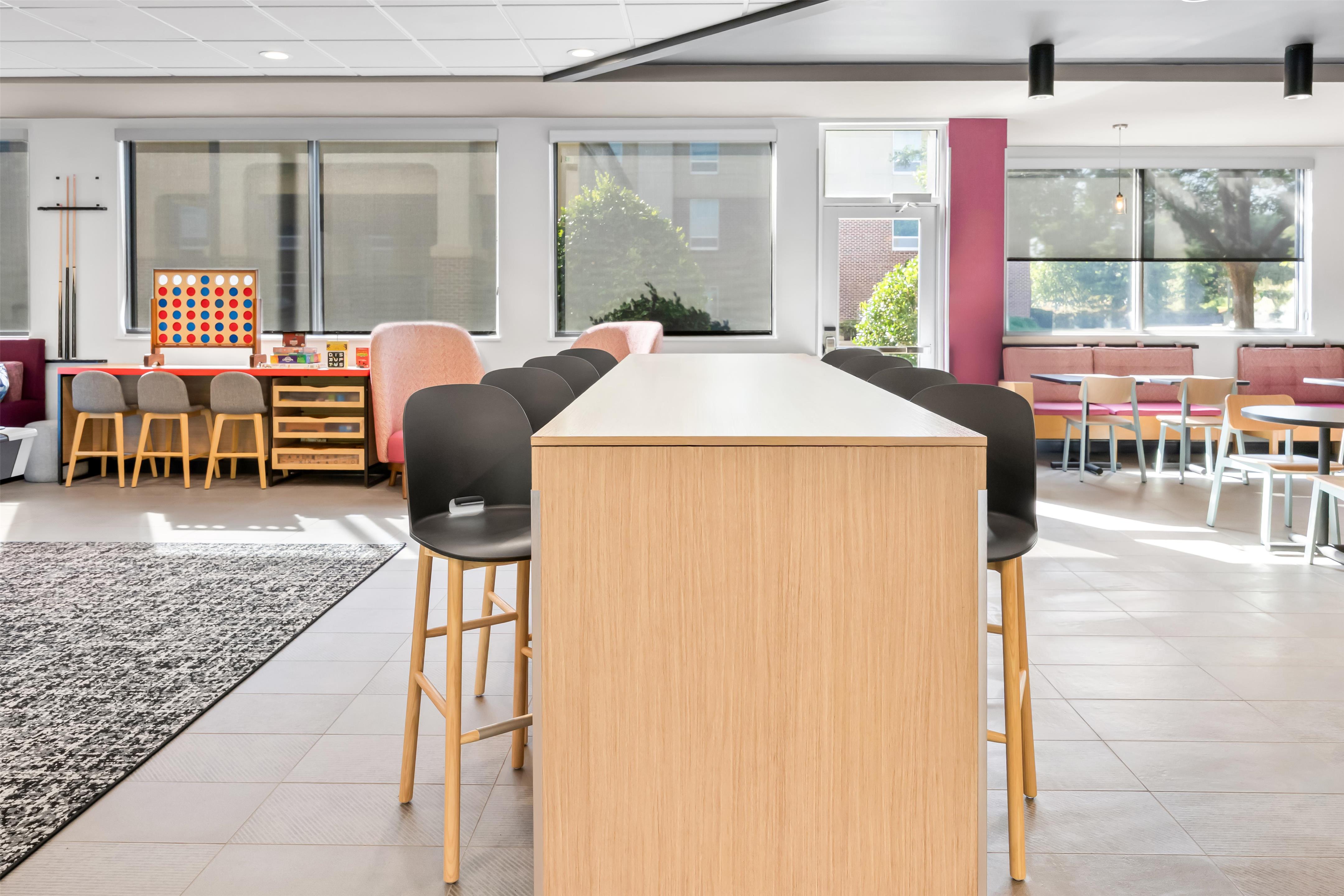 Breakfast Area | Tru by Hilton McDonough