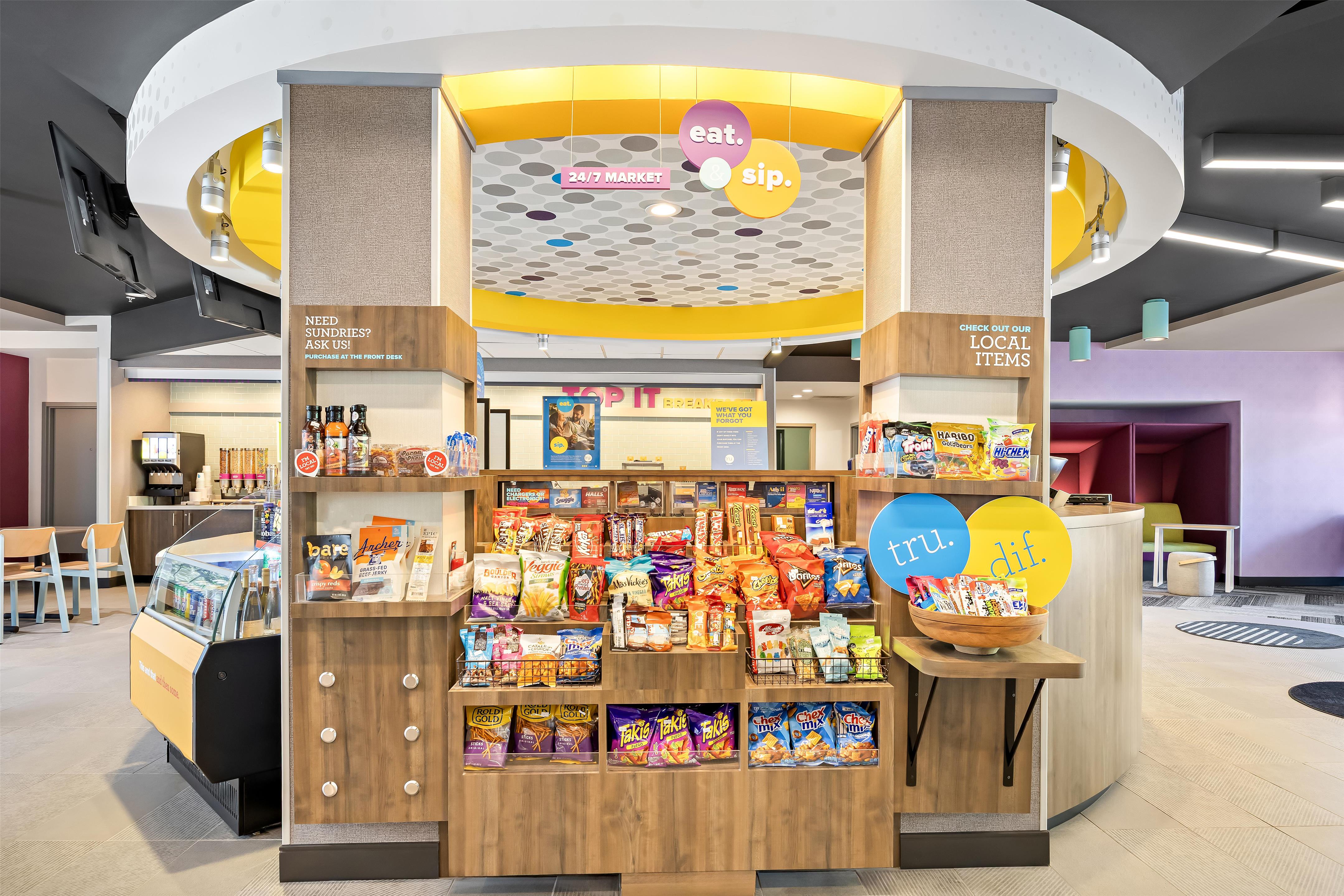 Restaurant | Tru by Hilton McDonough