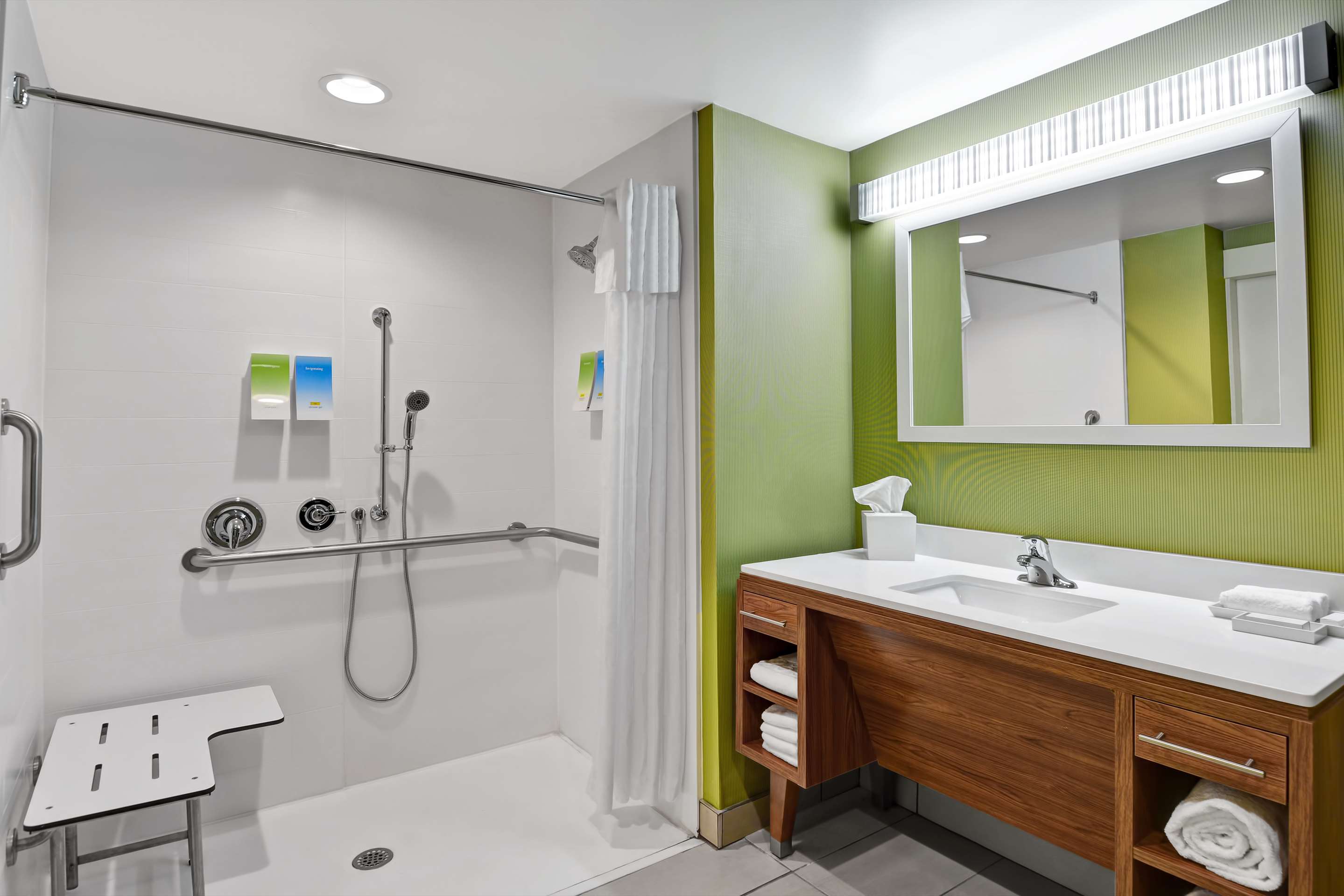 Guest room bath