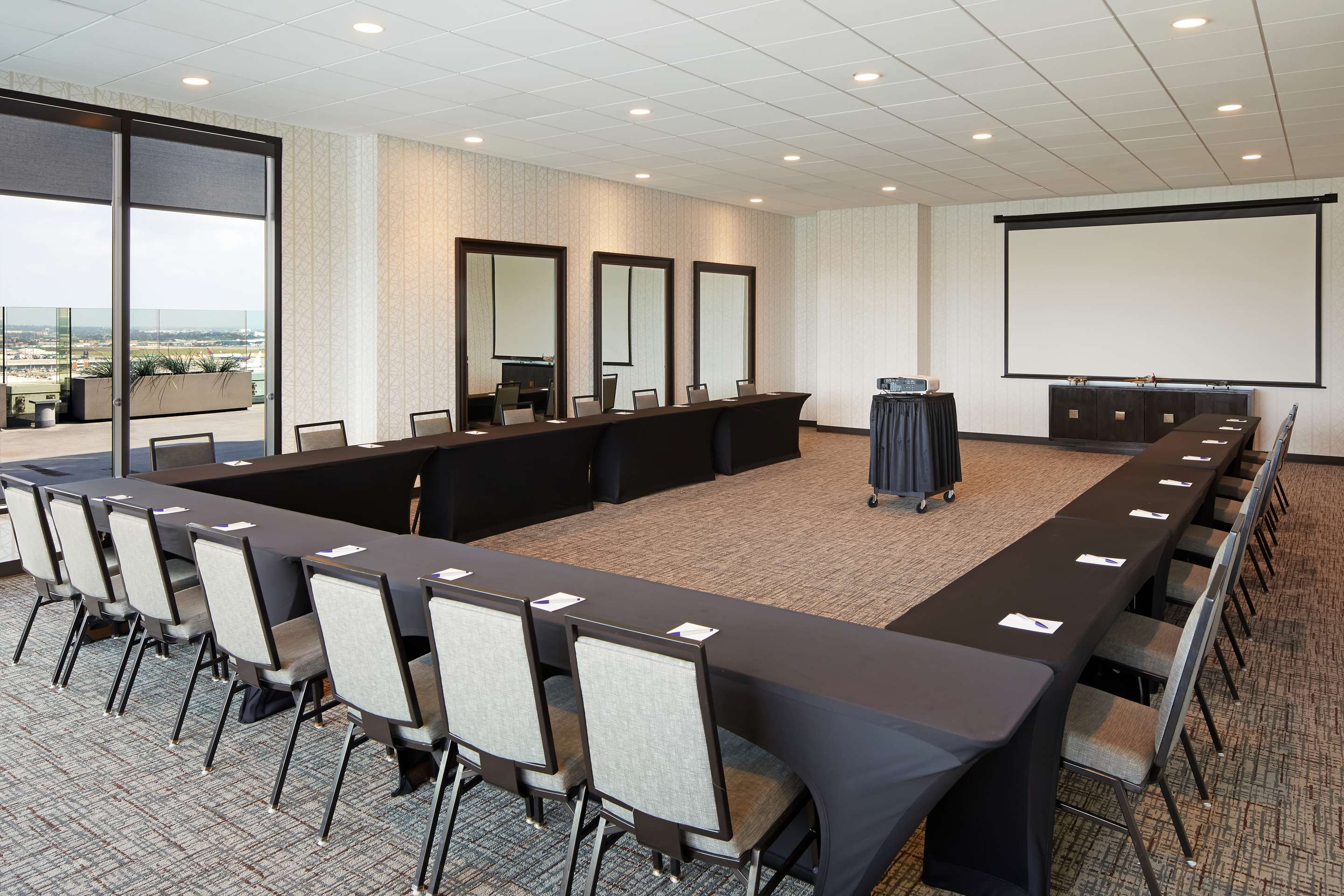 Meeting Room | H Hotel Los Angeles, Curio Collection by Hilton