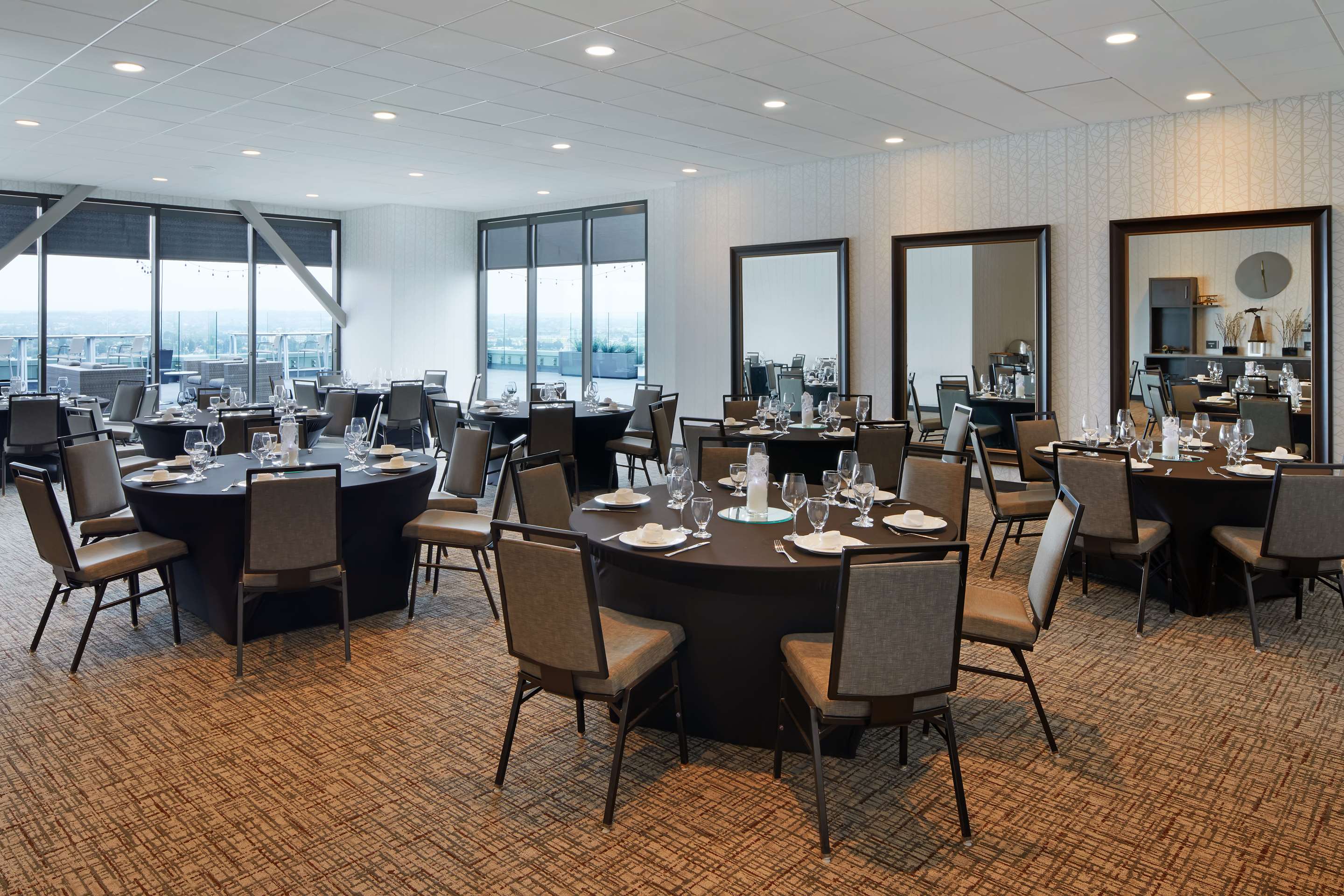 Meeting Room | H Hotel Los Angeles, Curio Collection by Hilton