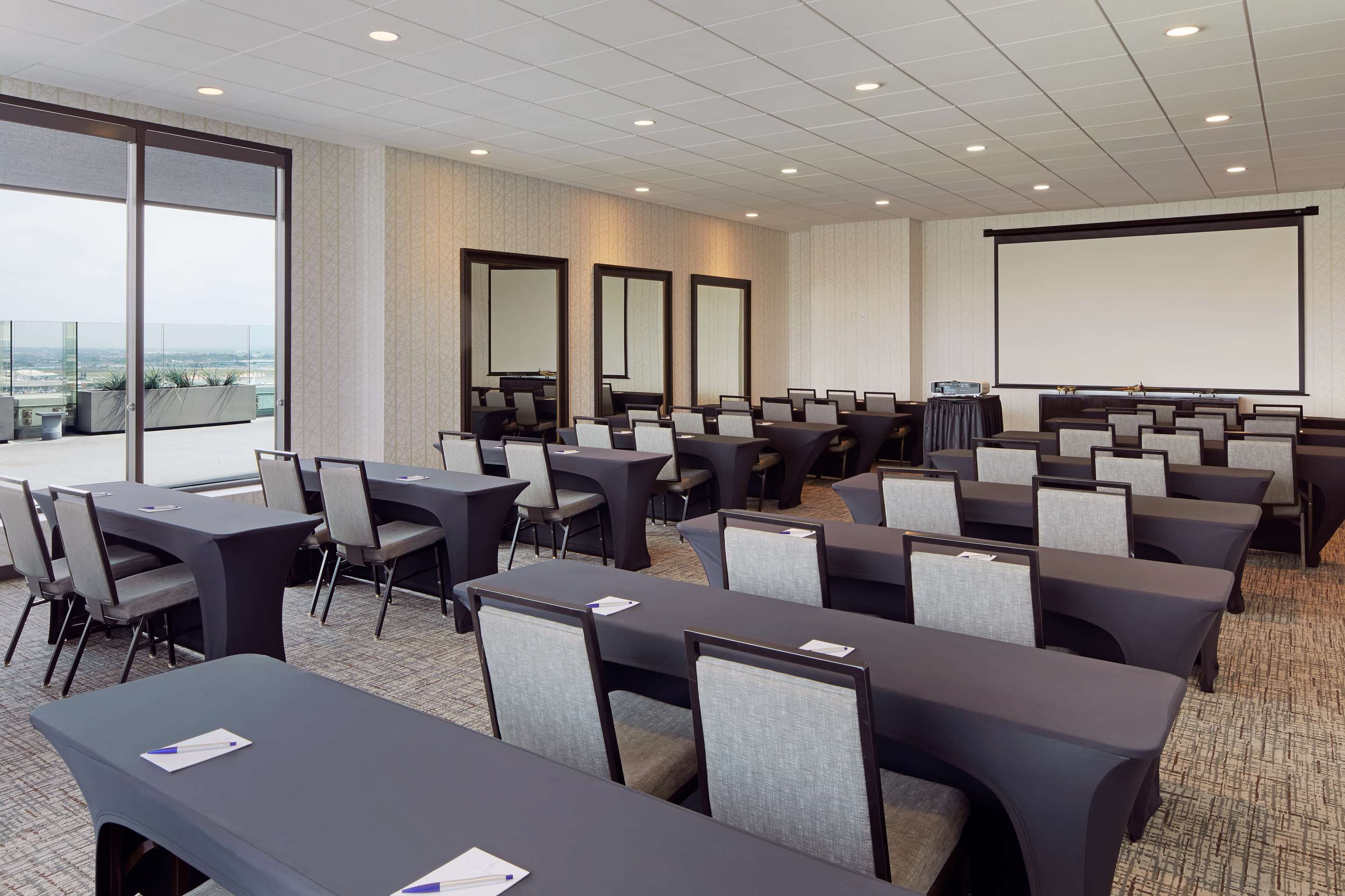 Meeting Room | H Hotel Los Angeles, Curio Collection by Hilton