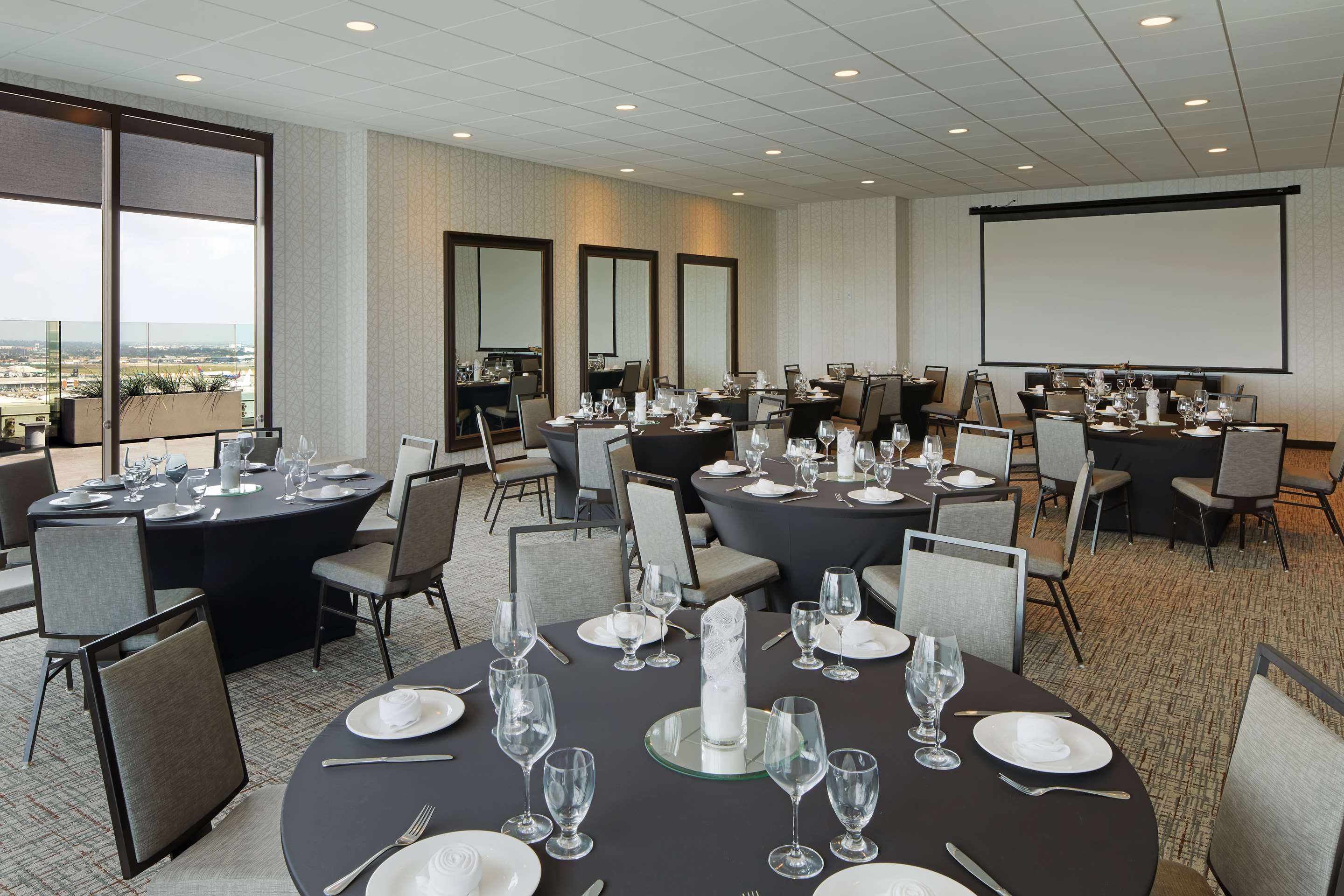 Meeting Room | H Hotel Los Angeles, Curio Collection by Hilton