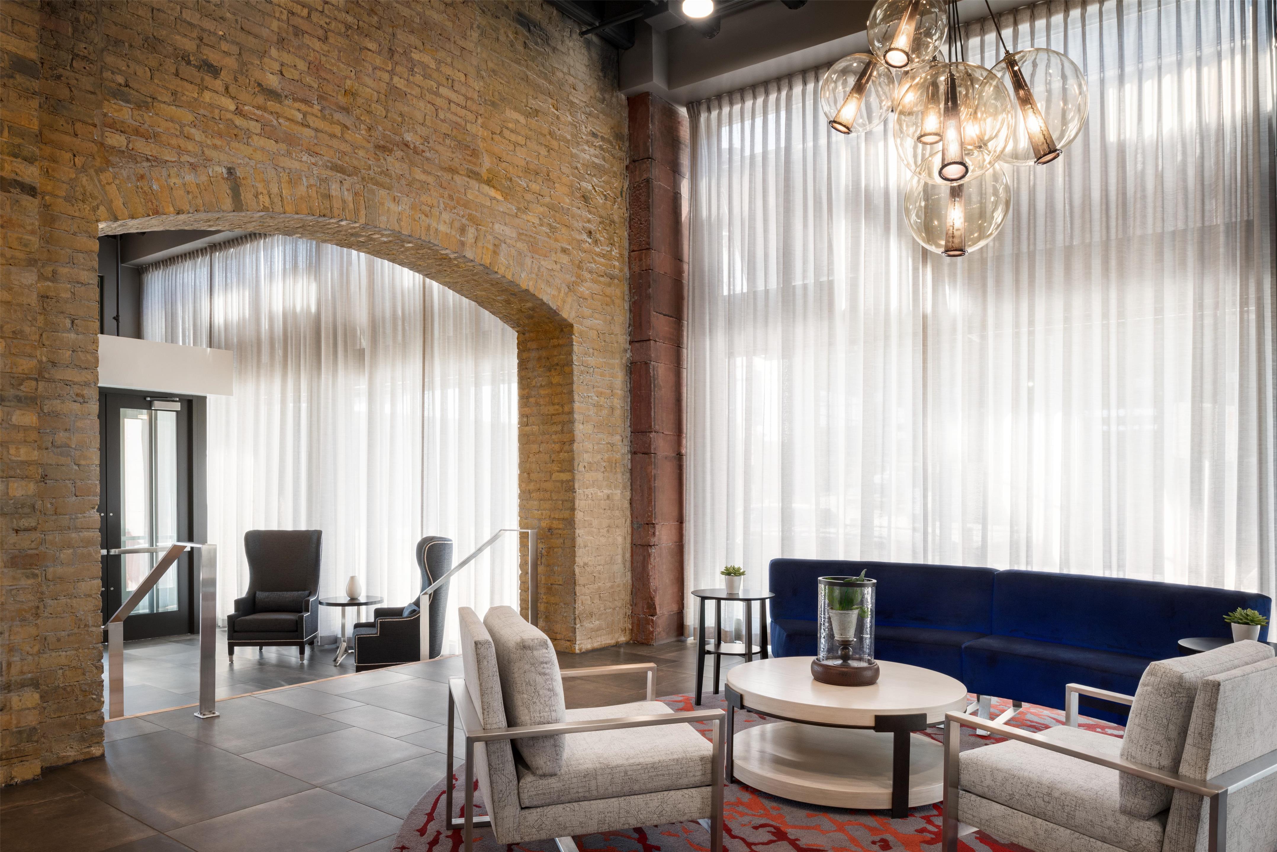 Lobby | Homewood Suites By Hilton Milwaukee Downtown