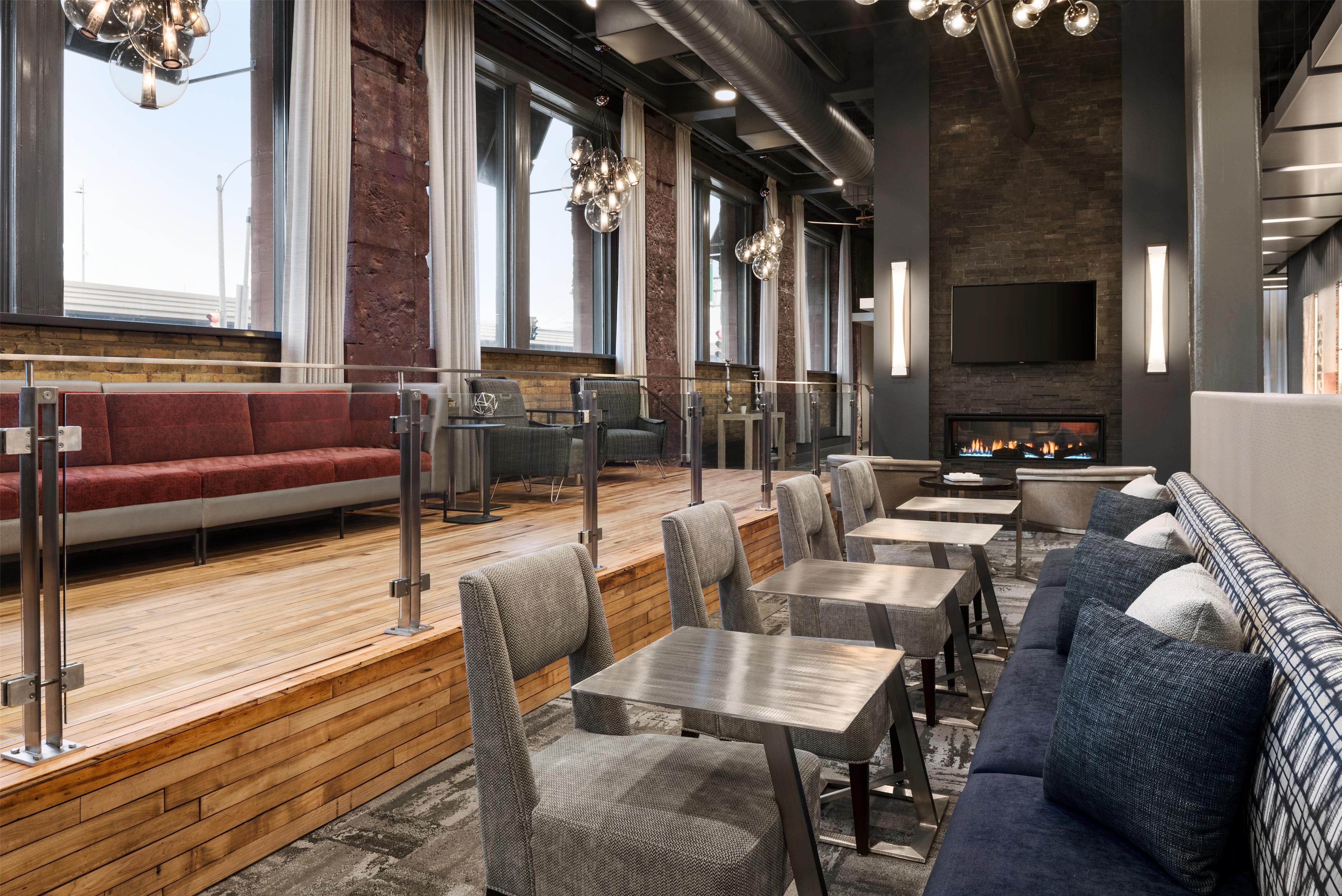 Lobby | Homewood Suites By Hilton Milwaukee Downtown