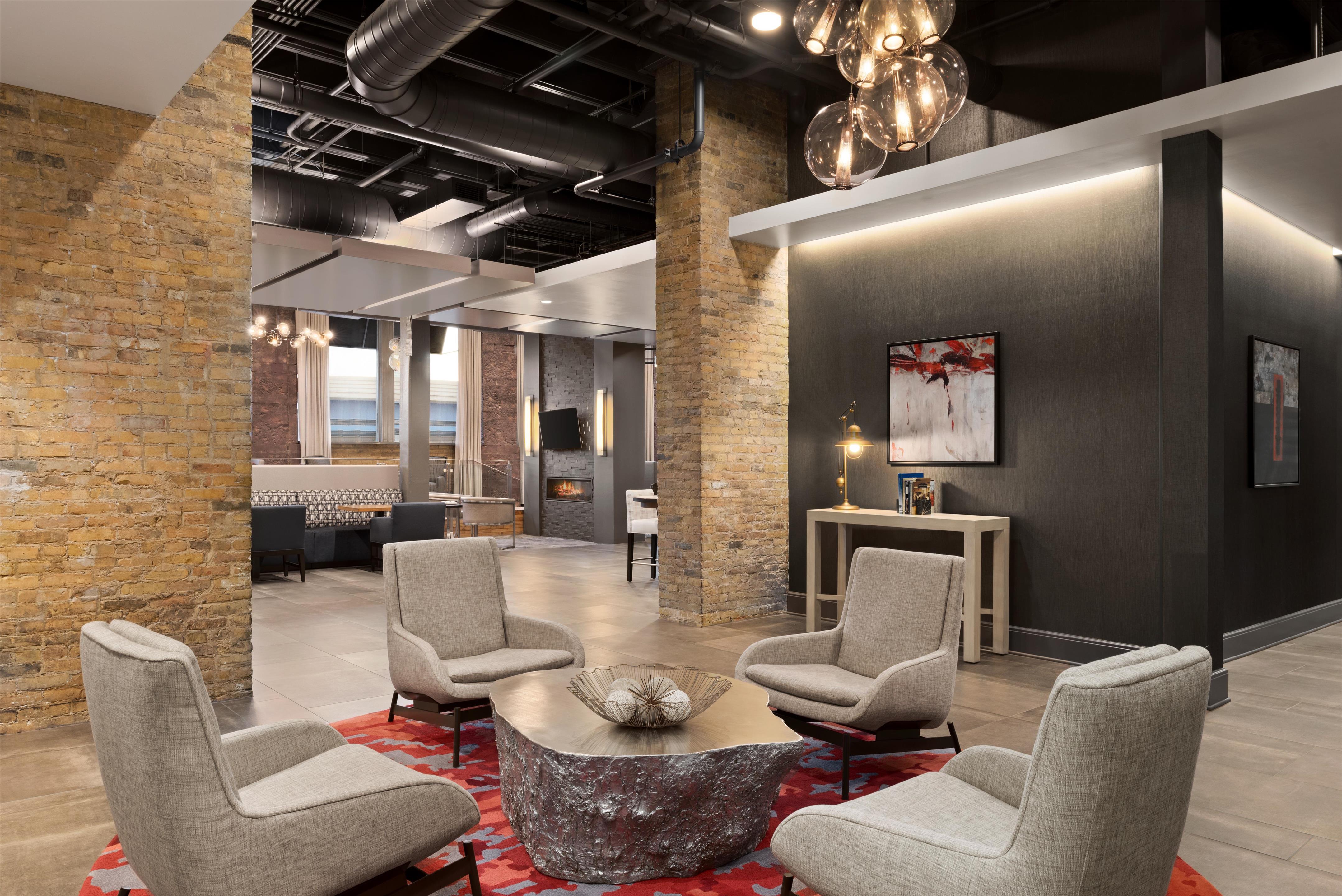 Lobby | Homewood Suites By Hilton Milwaukee Downtown
