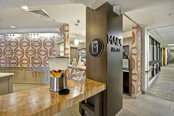 Restaurant - DoubleTree by Hilton North Phoenix - I-17, Exit 208