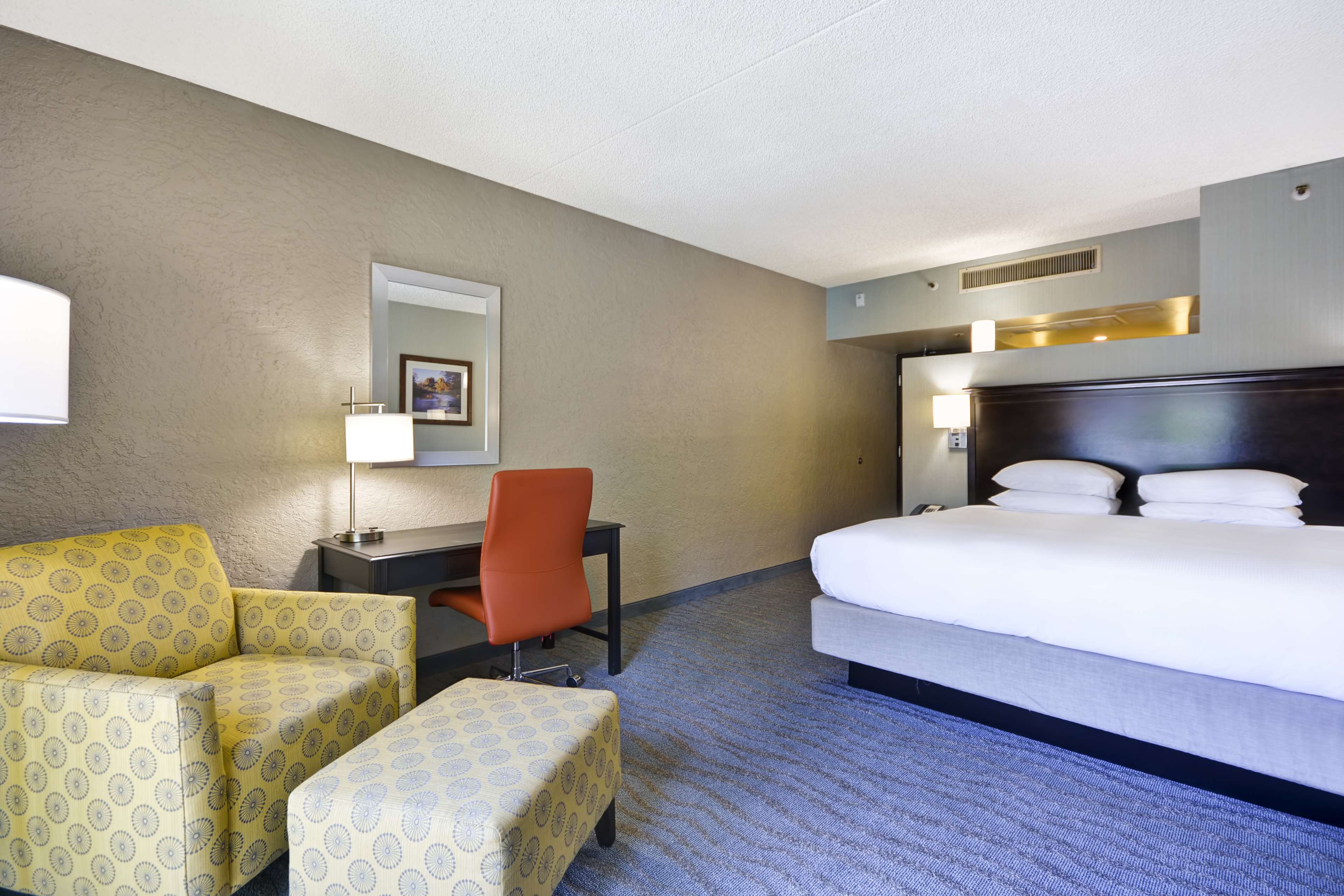 DoubleTree by Hilton Phoenix North Room Type - 1 KING BED HEARING ACC