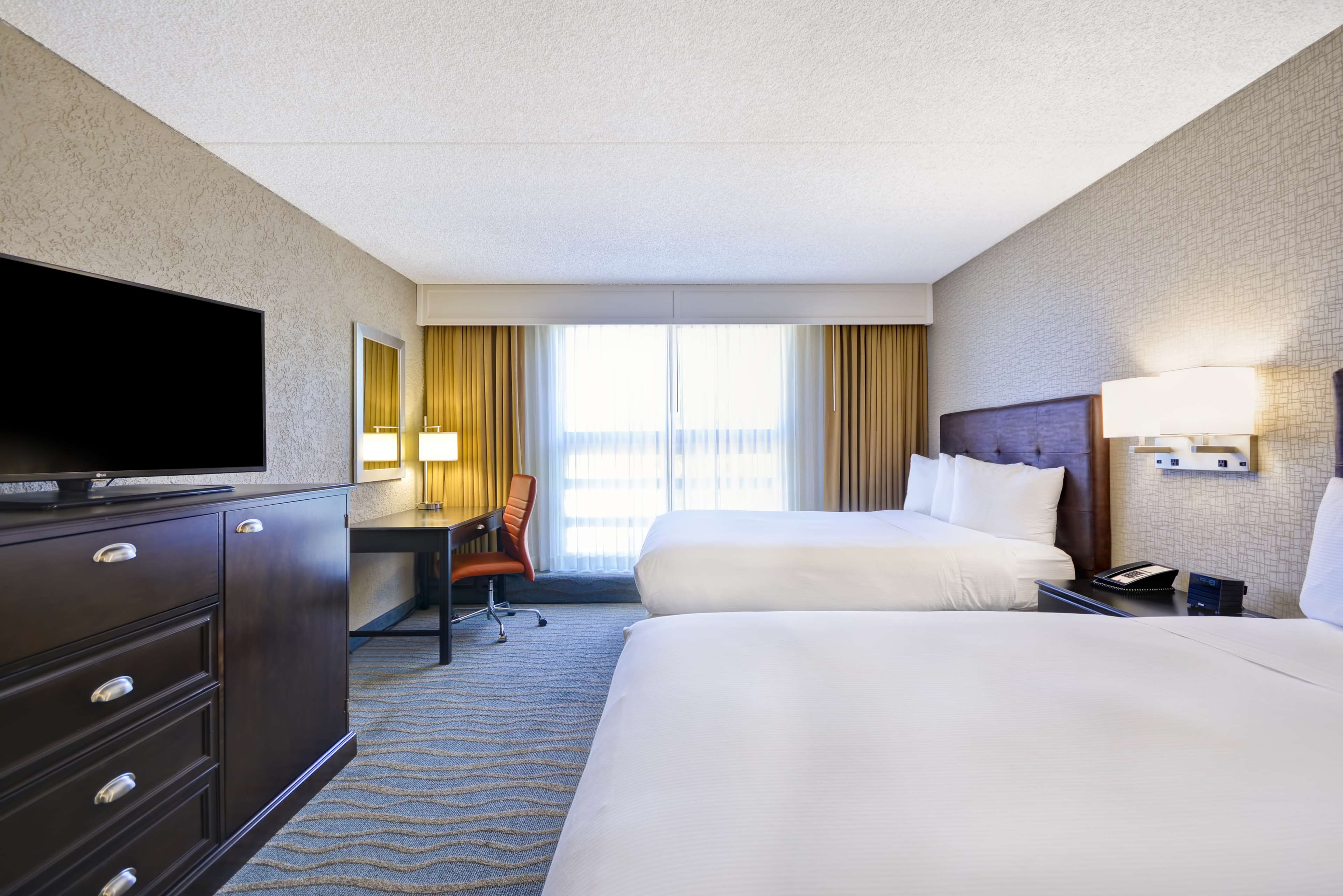DoubleTree by Hilton Phoenix North Room Type - Queen Room with Two Queen Beds