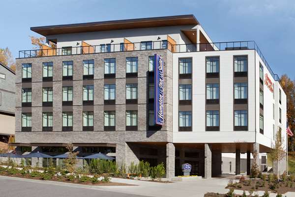 Exterior view - Hampton Inn & Suites Renton