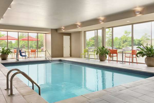 Pool - Home2 Suites by Hilton Dublin