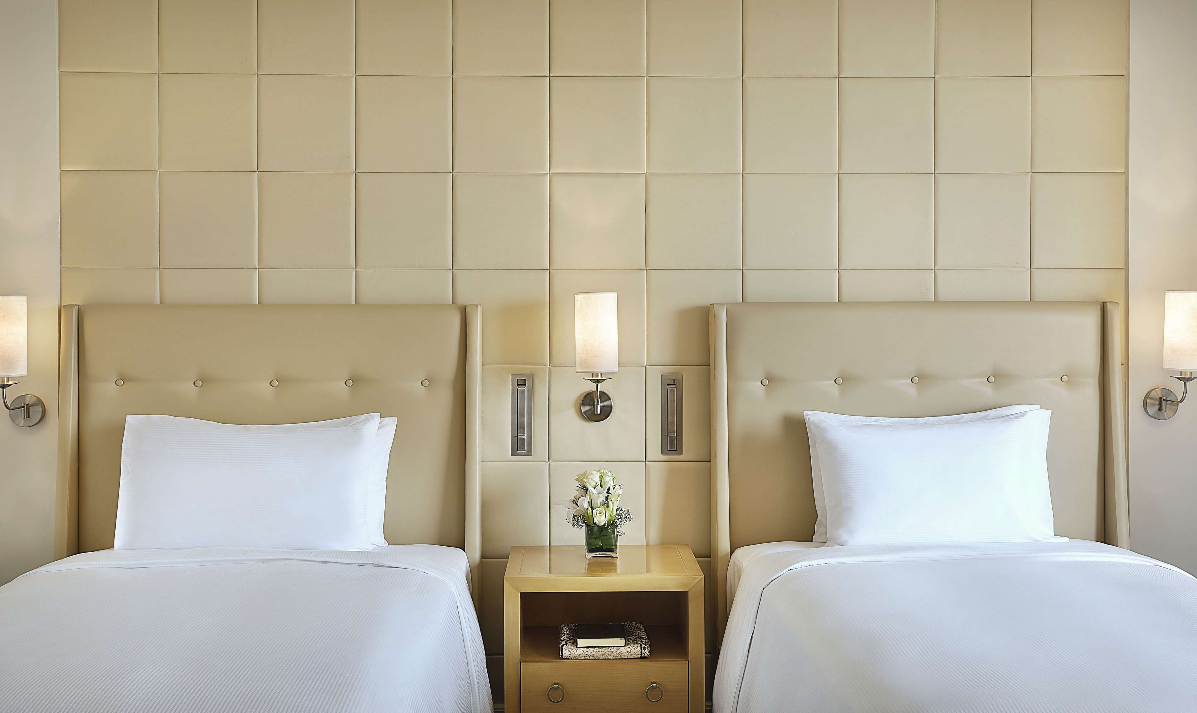 Hilton Makkah Convention Hotel Room Type - Executive Twin Room with Partial Haram view