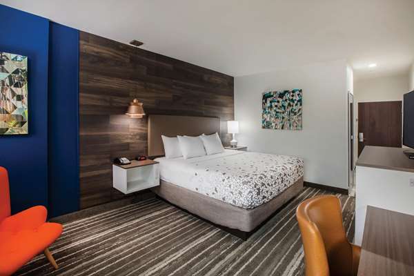  - La Quinta Inn & Suites Owasso