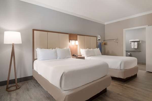  - SureStay Hotel by Best Western Downtown Helen