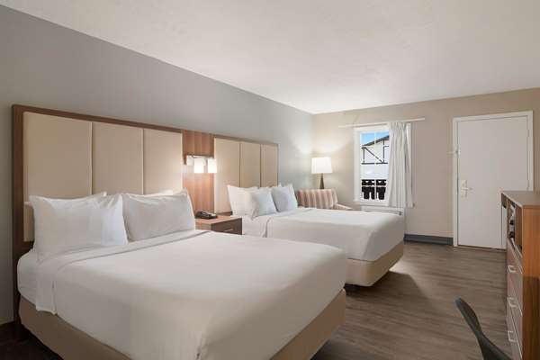  - SureStay Hotel by Best Western Downtown Helen