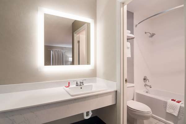  - SureStay Hotel by Best Western Downtown Helen