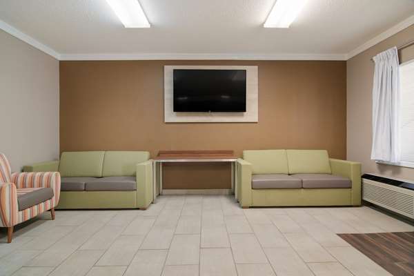  - SureStay Hotel by Best Western Downtown Helen