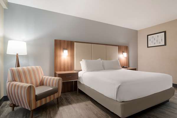  - SureStay Hotel by Best Western Downtown Helen