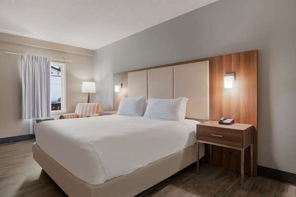  - SureStay Hotel by Best Western Downtown Helen