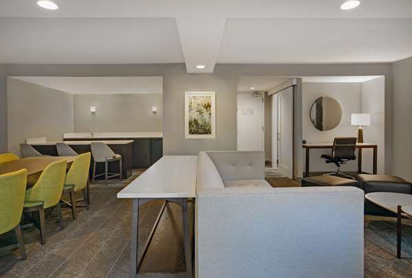  - Hilton Peachtree City Hotel & Conference Center