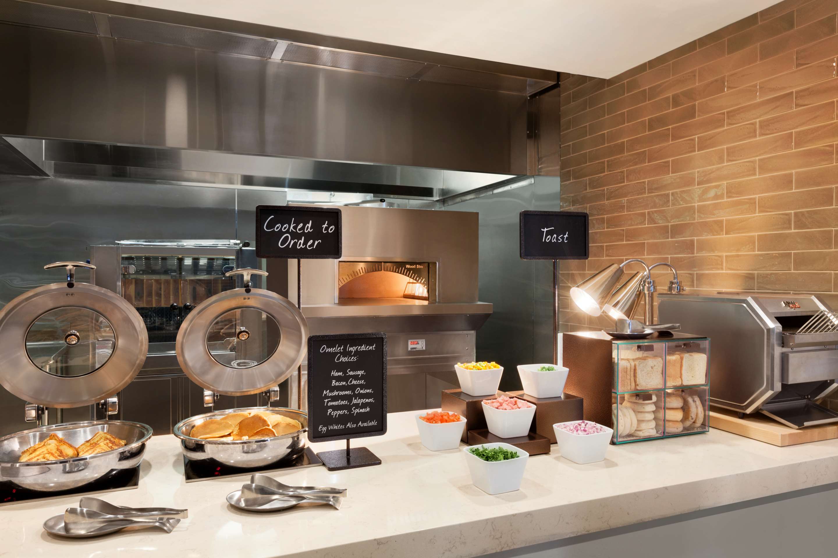 Restaurant | Embassy Suites by Hilton Boulder