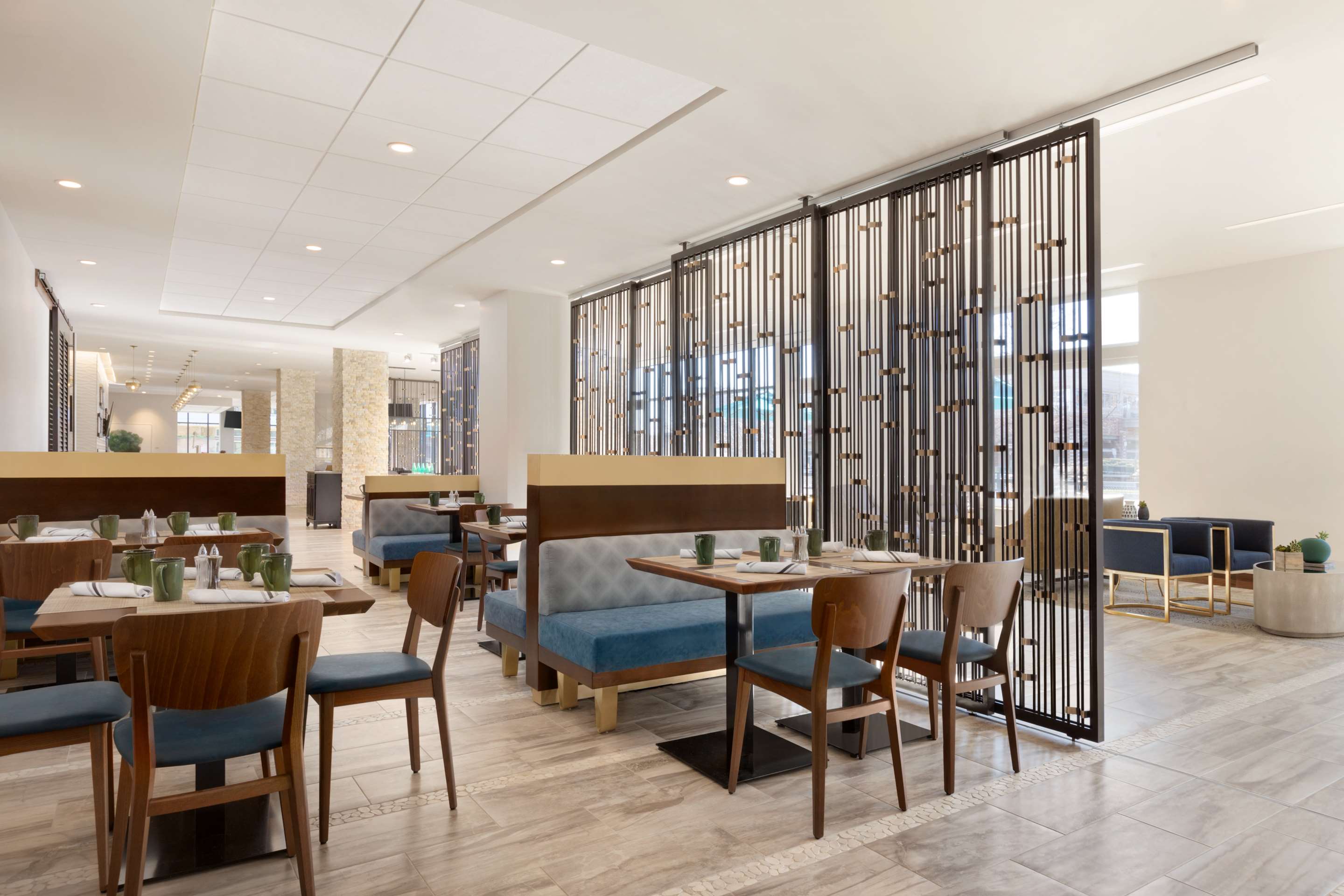 Breakfast Area | Embassy Suites by Hilton Boulder