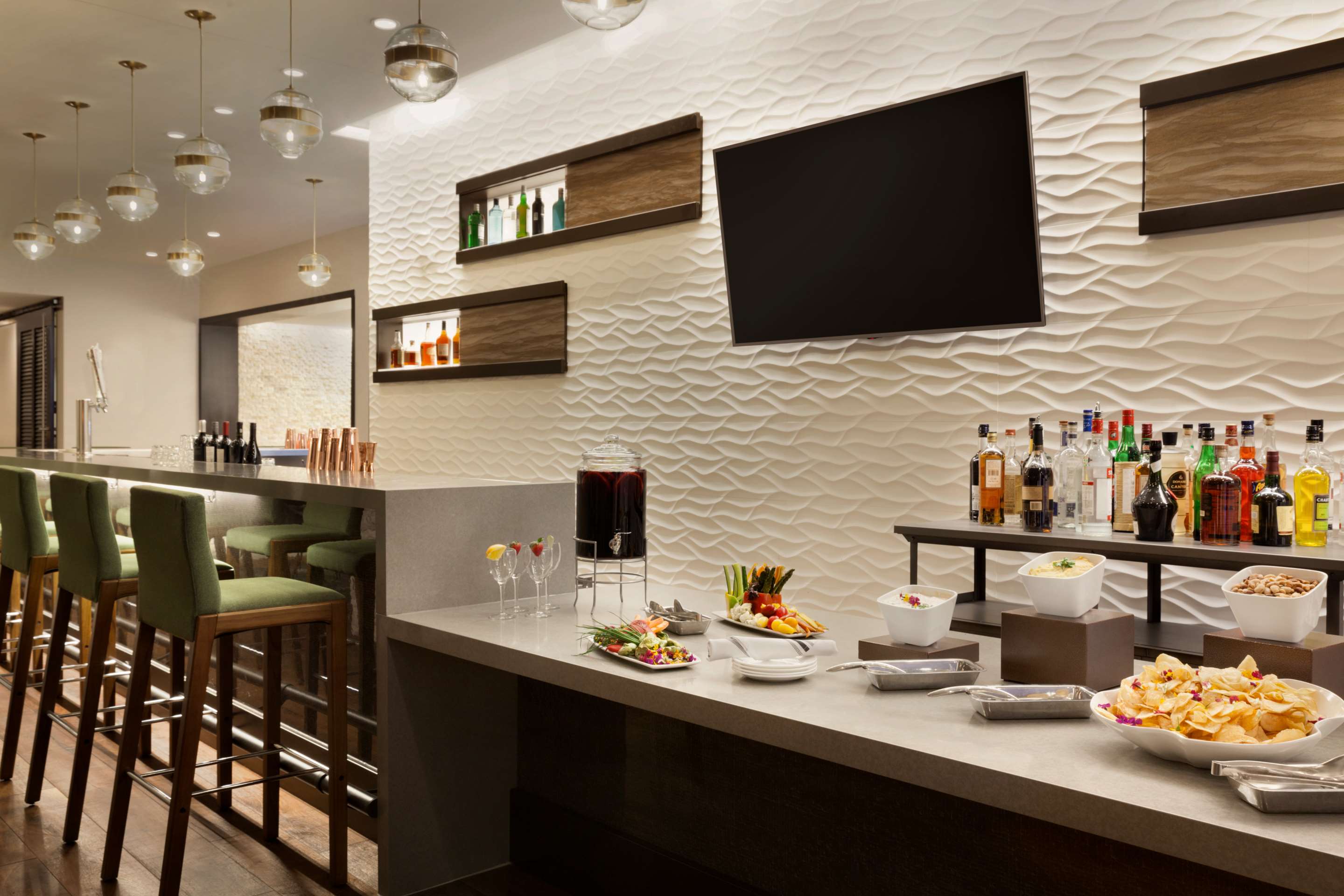 BarLounge | Embassy Suites by Hilton Boulder