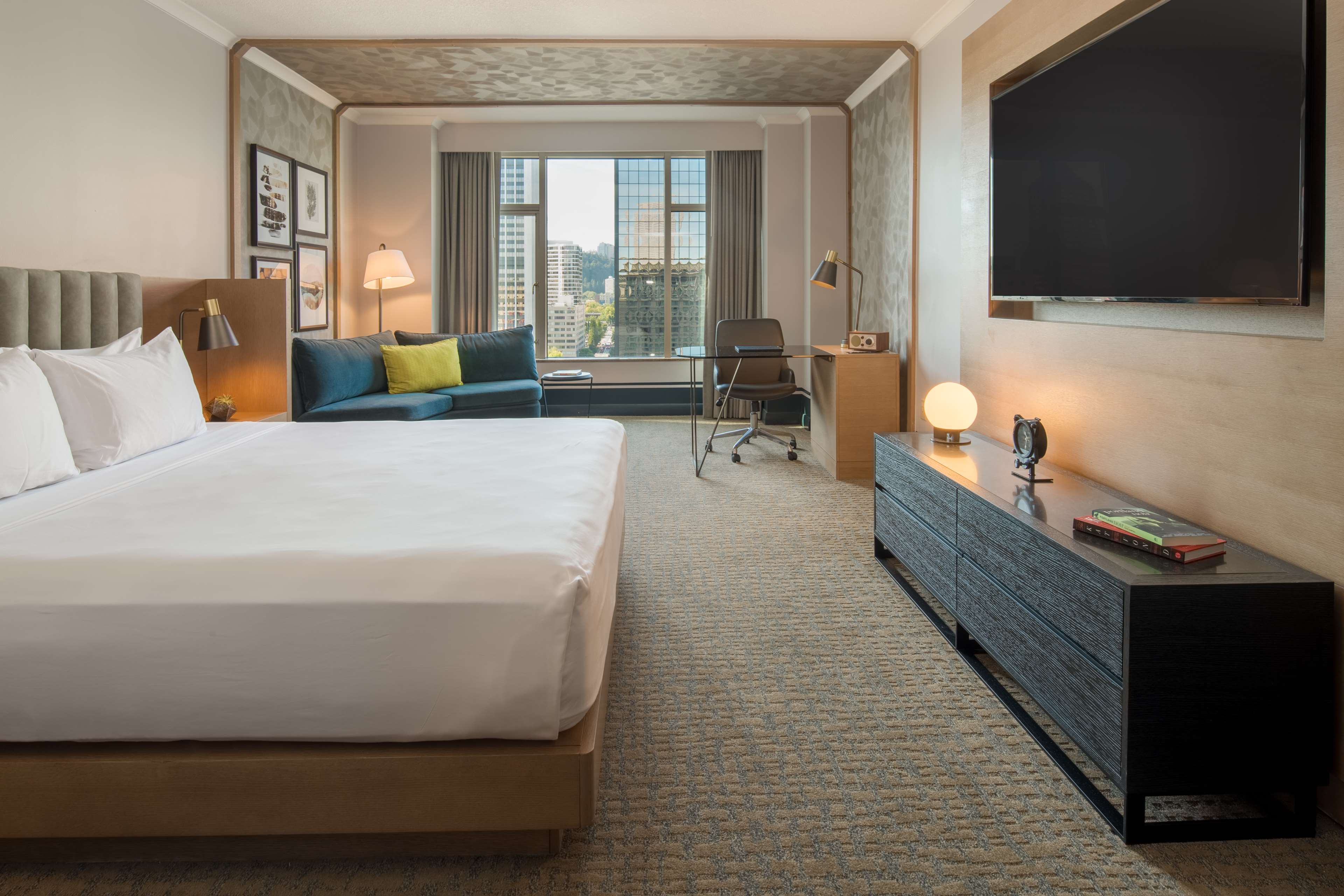 The Duniway Portland, A Hilton Hotel Room Type - 1 KING PREMIER MOB ACC RIS