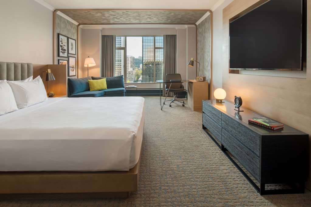 The Duniway Portland, A Hilton Hotel Room Type - 1 KING PREMIER MOB ACC RIS