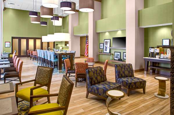 Restaurant - Hampton Inn and Suites Syracuse North - I-81, Exit 25A