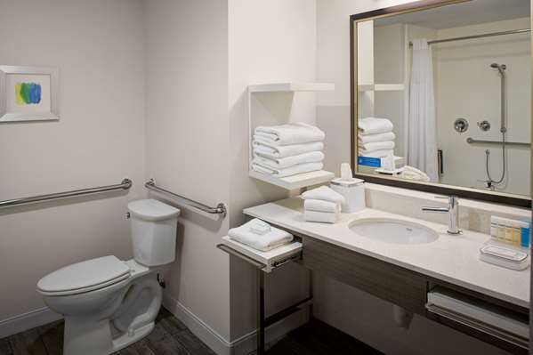  - Hampton Inn and Suites Syracuse North - I-81, Exit 25A