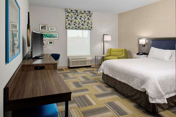  - Hampton Inn and Suites Syracuse North - I-81, Exit 25A