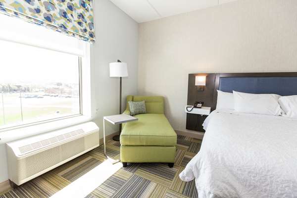  - Hampton Inn and Suites Syracuse North - I-81, Exit 25A