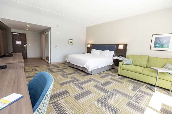  - Hampton Inn and Suites Syracuse North - I-81, Exit 25A