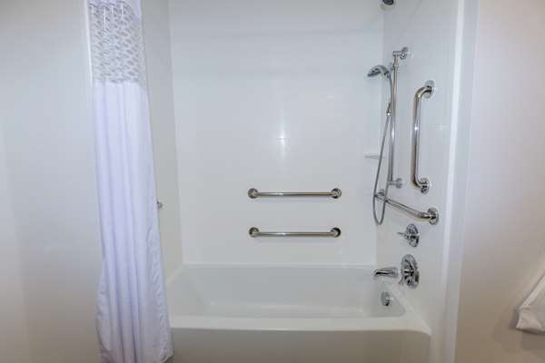  - Hampton Inn and Suites Syracuse North - I-81, Exit 25A