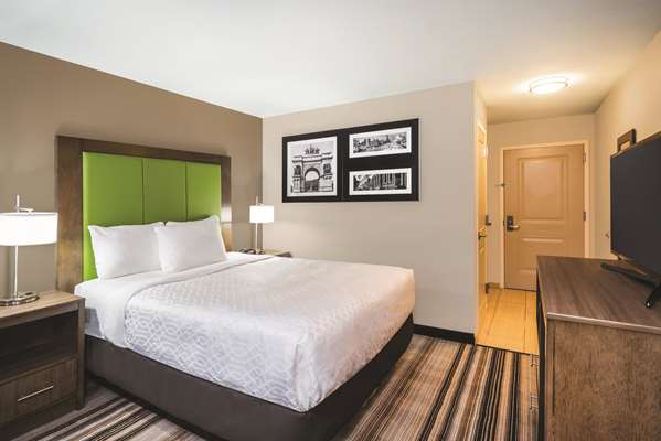  - La Quinta Inn & Suites Central Brooklyn