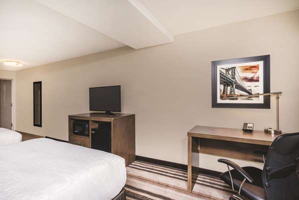  - La Quinta Inn & Suites Central Brooklyn