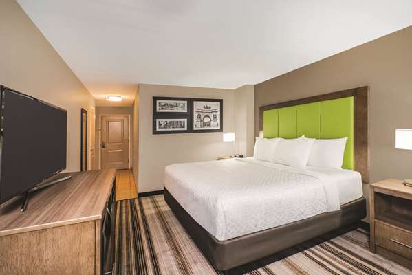  - La Quinta Inn & Suites Central Brooklyn