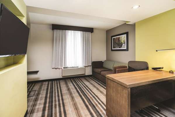  - La Quinta Inn & Suites Central Brooklyn