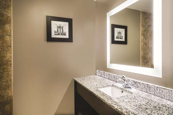  - La Quinta Inn & Suites Central Brooklyn