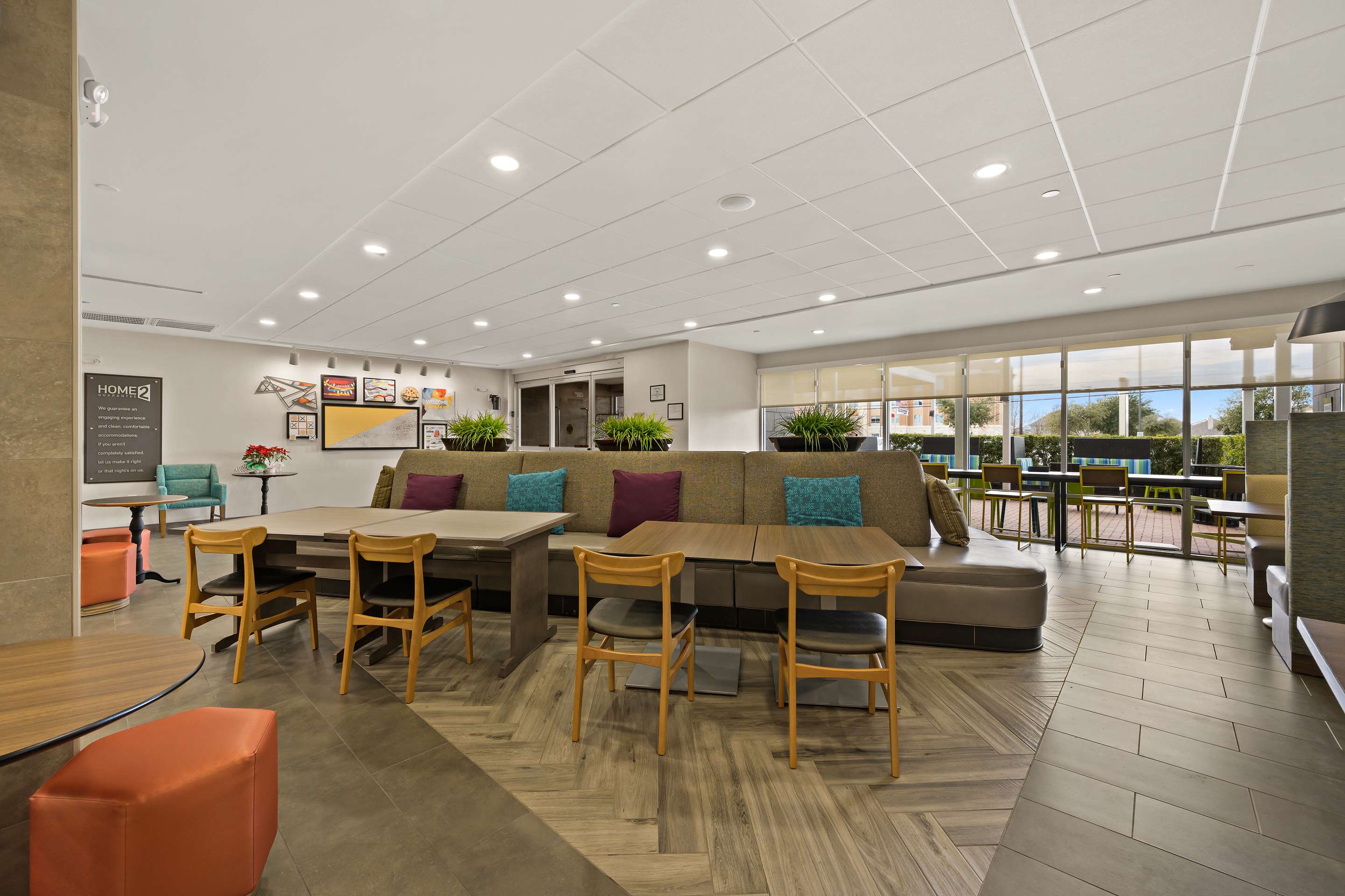 Lobby | Home2 Suites by Hilton Baytown